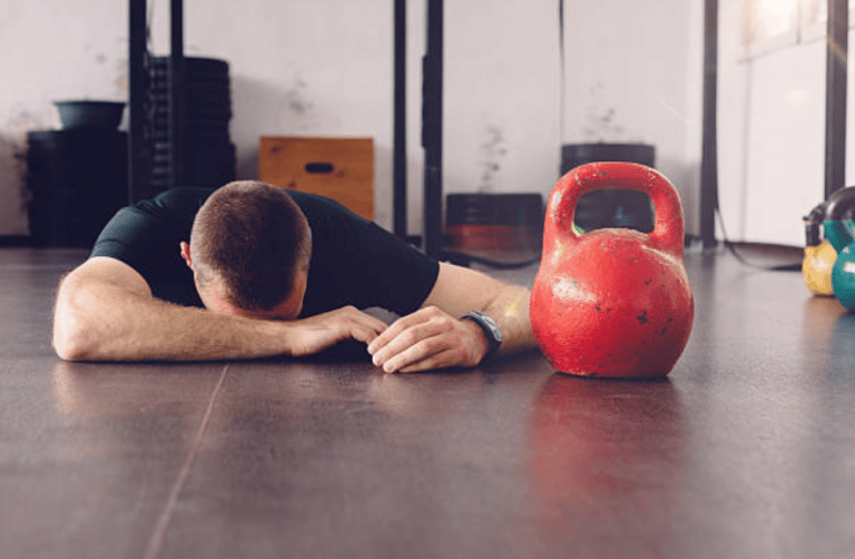 What are the signs of overtraining in bodybuilding?