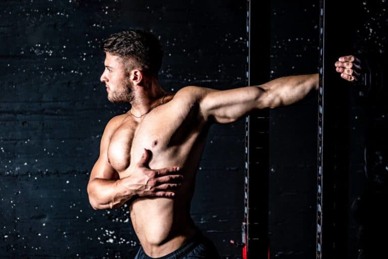 5 exercises to do to stretch your pecs