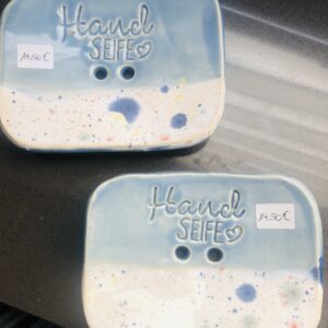 Handgefertigte Seifenschale aus Ton - blau/weiss