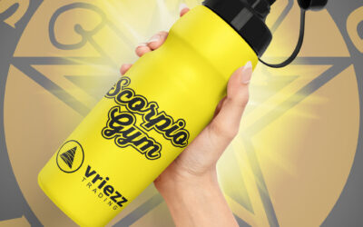 Vriezz en WooonZe sponsoren Scorpio Gym bidons