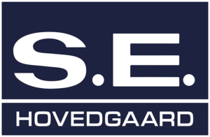 SE Hovedgaard logo Vort hovedprodukt er glasfibersystemet GLASBORD® der som vore øvrige produkter udmærker sig ved at være ekstremt stærkt og holdbart overfor såvel kemiske som fysiske forhold i levnedsmiddelindustrien