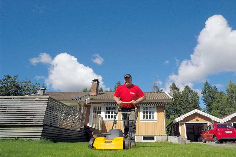 Seniorbolaget gräsklippning