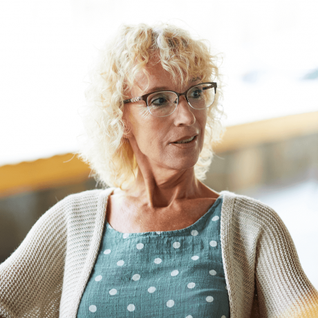 Karin is alcoholverslaafd Karin kampt met een alcoholverslaving