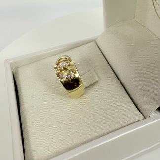 Anello in oro con diamanti