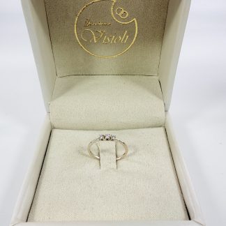 Anello Trilogy in Oro Bianco con Tre Diamanti