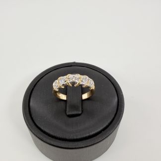 Anello in Oro Bicolore con Cinque Diamanti