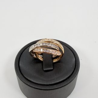 Anello Crossover in oro tricolore con diamanti naturali