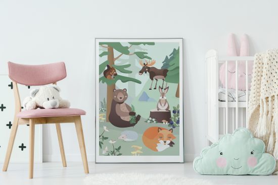 skogsdyr plakat, bjørn, rev, pinnsvin, hare, ekorn, elg, illustrasjon, hvitveis, kantarell, blåbær, barnerom, dyremotiv