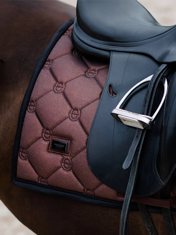 mahogany-glimmer-saddle-pad-equestrian-stockholm (convert.io)