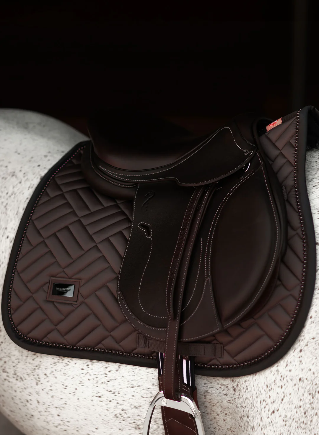 modern-mocha-jumping-saddle-pad-hoppschabrak-springschabrack-spring-zadeldekje-4