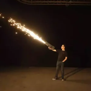 SPARKULAR BLASTER håndholdt kold pyro til scene og events