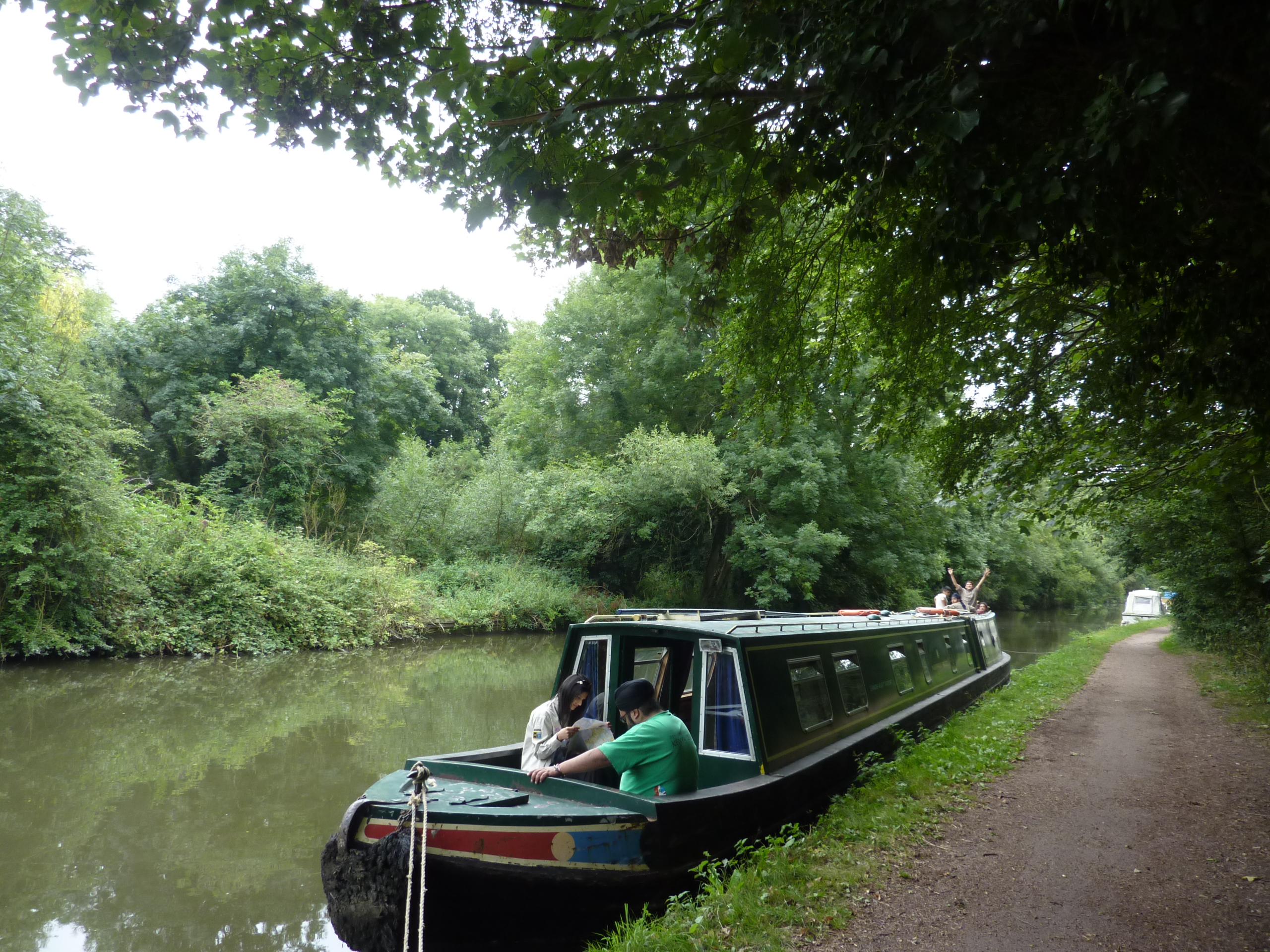 Explorers go Narrow boat camping