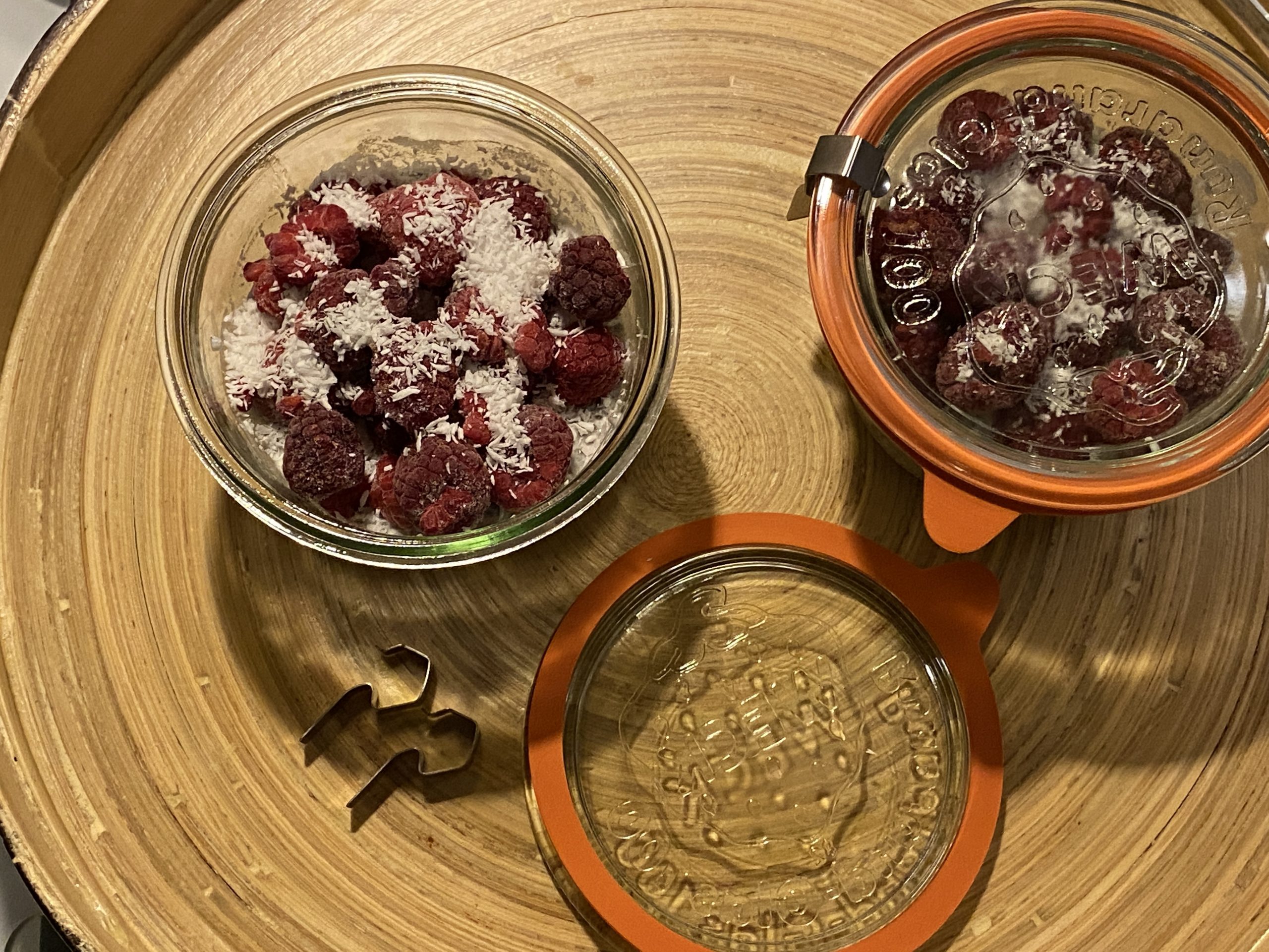 chiapudding met frambozen en kokos