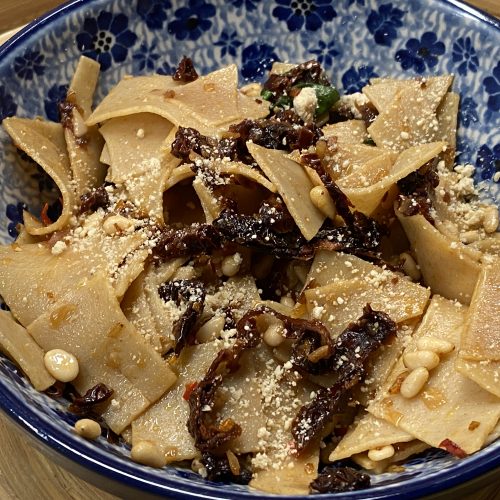 pittige pasta met zongedroogde tomaten