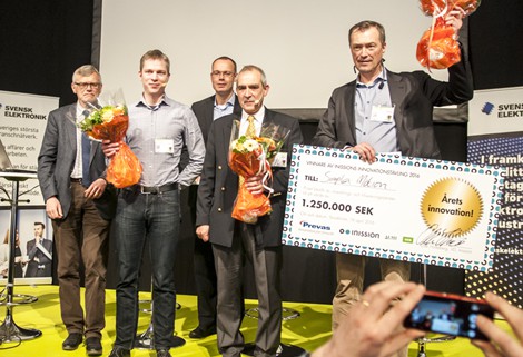 picture of a innovation award ceremony for simplex motion