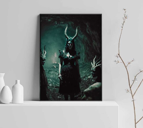 Hexe mit Hörnern Poster