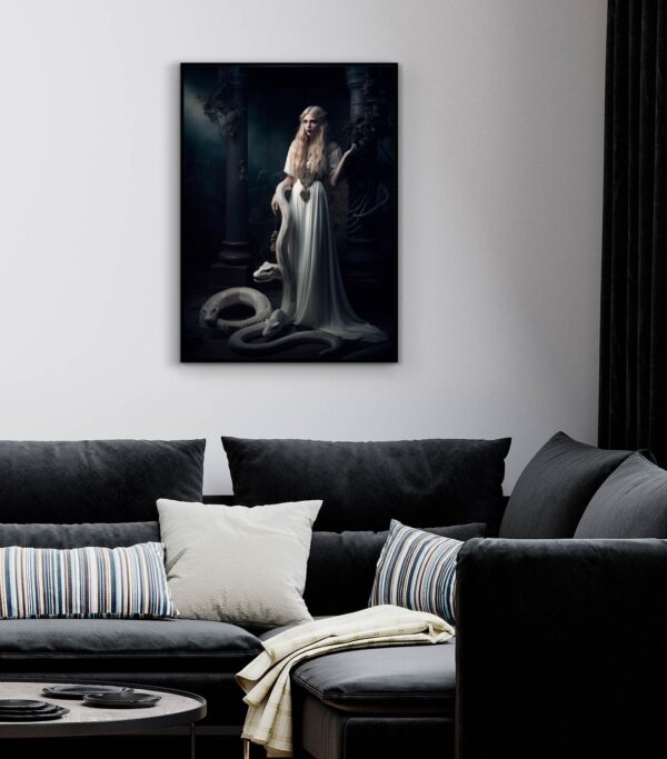 gothic dame met slangenposter