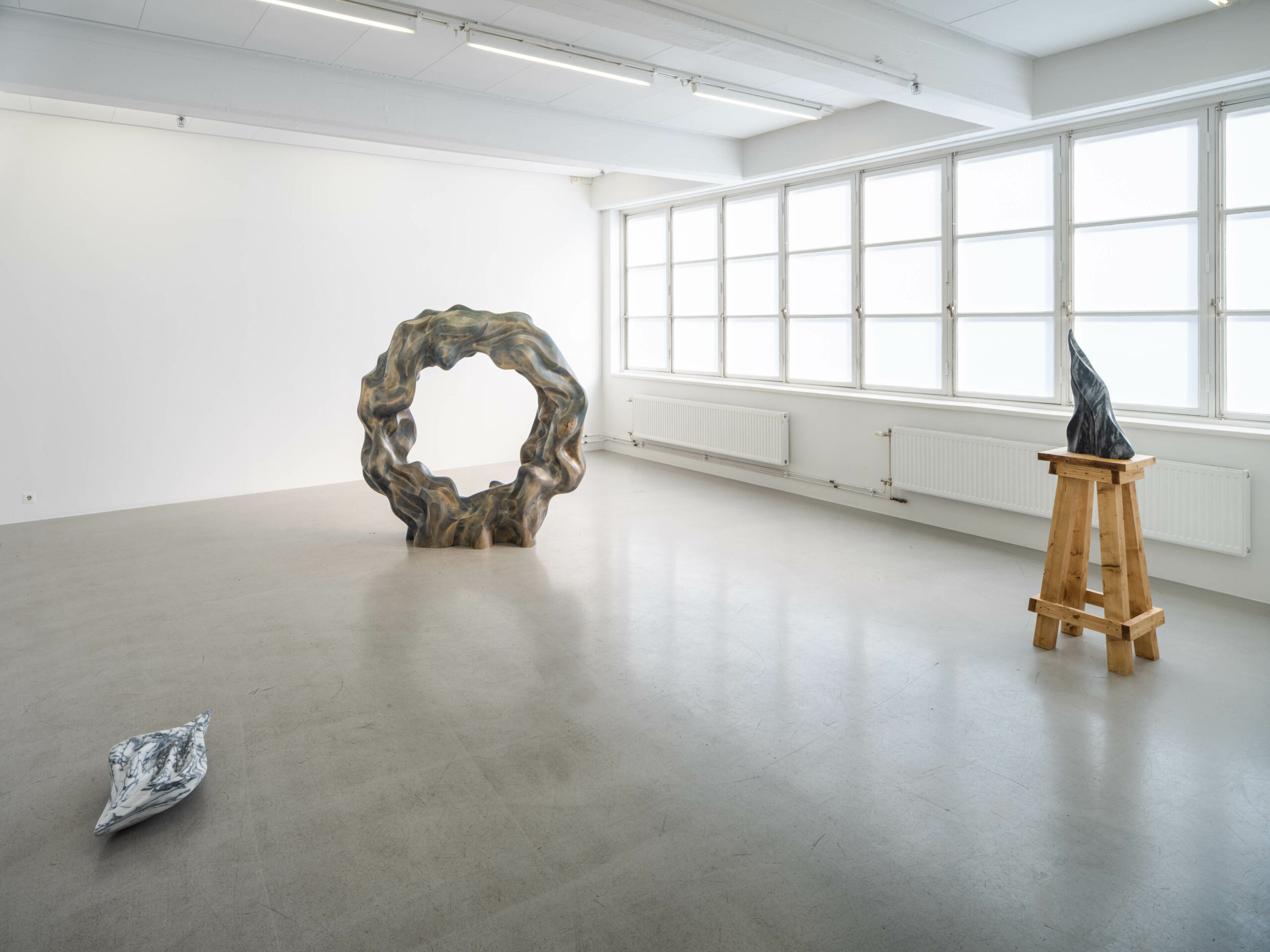 Installation view, Samaneh Reyhani, Kaboud, 2021, Cecilia Hillström Gallery. Photo: Jean-Baptiste Béranger