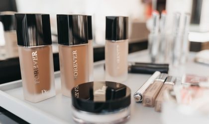 Vad är skillnaden mellan foundation och concealer?