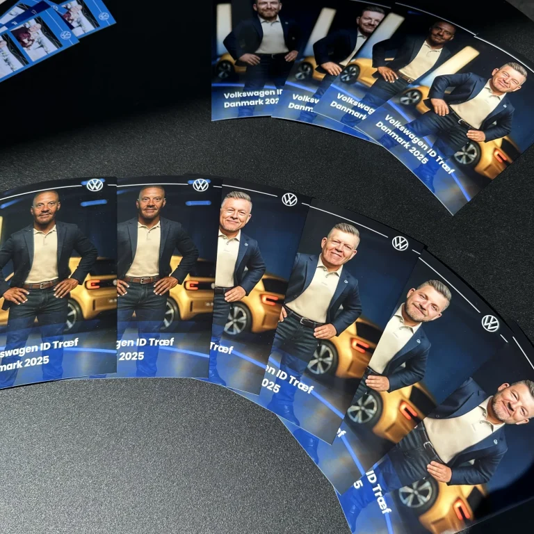 Nærbillede af printet AI FaceSwap-postkort