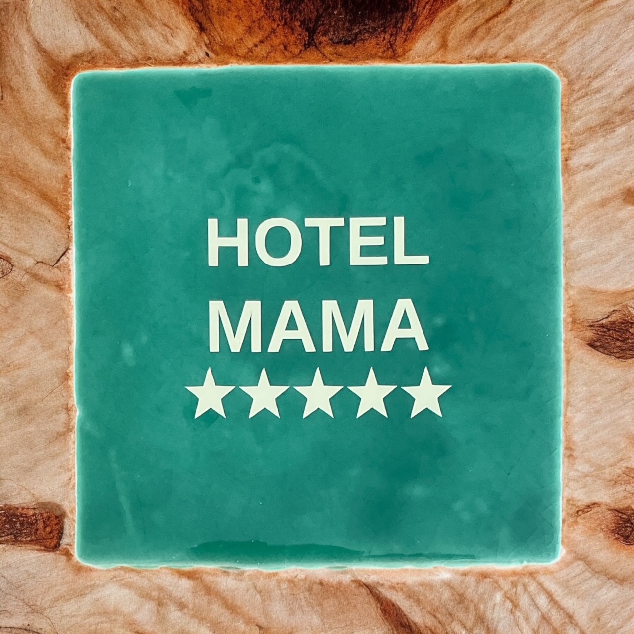 Hip Tegeltje "Hotel Mama" #184#