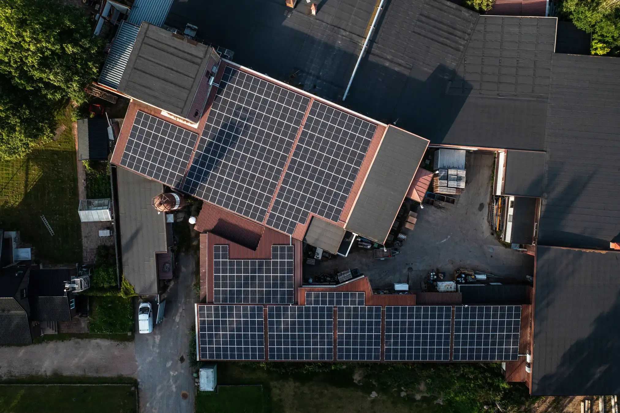 Huawei solpaneler på en industri fastighet