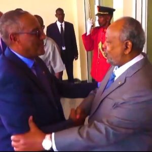 Meeqaam Noocee ah ayuu Madaxweyne Muuse Biixi kala Kulmay Dhiggiisa Jabuuti? (SAWIRRO + VIDEO)