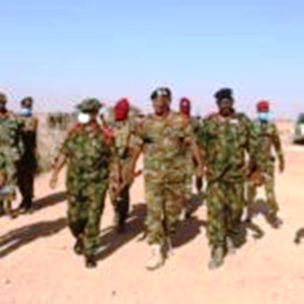 Taliyeyaasha Ciidamada Milatariga iyo Booliska Somaliland oo gaadhay Laascaanood iyo Tukaraq