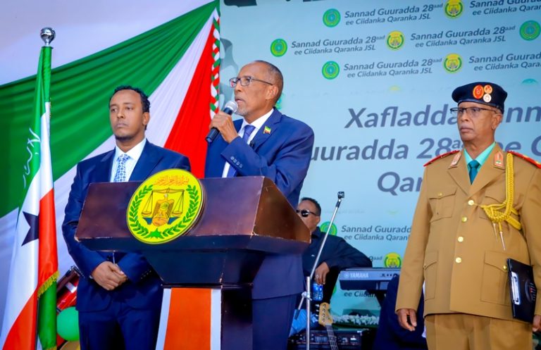 Madaxweynaha Somaliland iyo Wufuuddii ugu Miisaanka Cuslayd oo ka Qayb-galay Xuska 28-guurada Ciidanka Qaranka