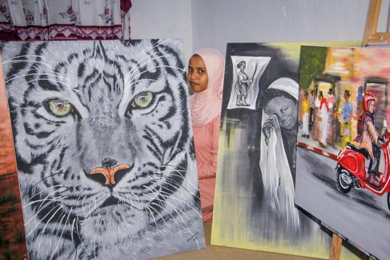 In Somalia, a rare female artist promotes images of peace – The Associated Press – en Español