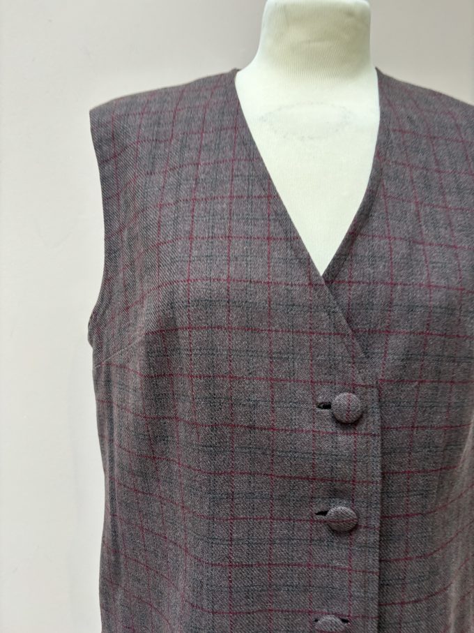 Lovely vintage waistcoat size 12/14