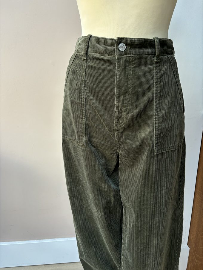 Lovely green cord trousers size 14