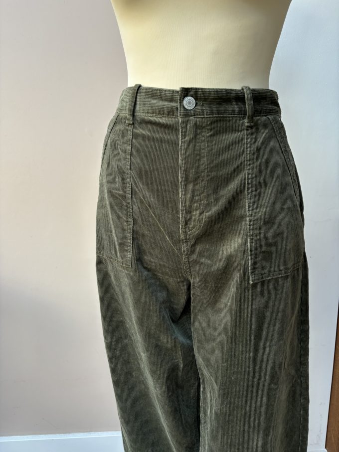 Lovely green cord trousers size 14