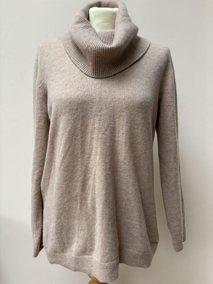 Gorgeous 100% cashmere roll neck jumper size 14