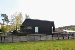 Modern lägenhet i fastighet på Junohällsvägen Stora Essingen med sjönära läge och arkitektritad design