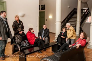 Michael Tiedke, Kerstin Adam, Karin Lechner, Tilo Gundlack, Elke Gustke, Wolgang Rickert, Gabriele Davids (vl) beim Fototermin mit Anne Karsten