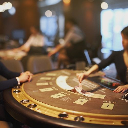 Sociala Regler för att Spela på Casino – Vett & Etikett för Landbaserade Casinon