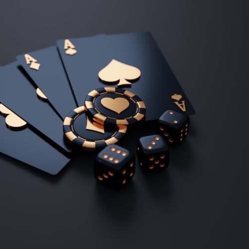 Vad är ”dealer tells” i blackjack? En guide till att läsa av dealerns signaler vid blackjack-bordet.