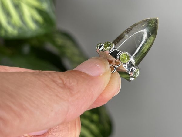 Bergkristall mit Peridot Pendel