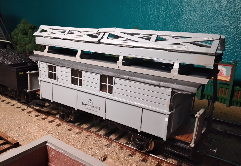 Model af Tårnvogn nr. 3, højre side, kakkelovn.