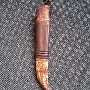 Handgjord kniv med Björnmotiv