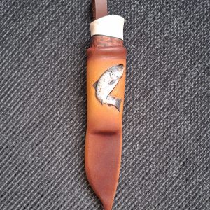 Handgjord kniv med laxmotiv nr2