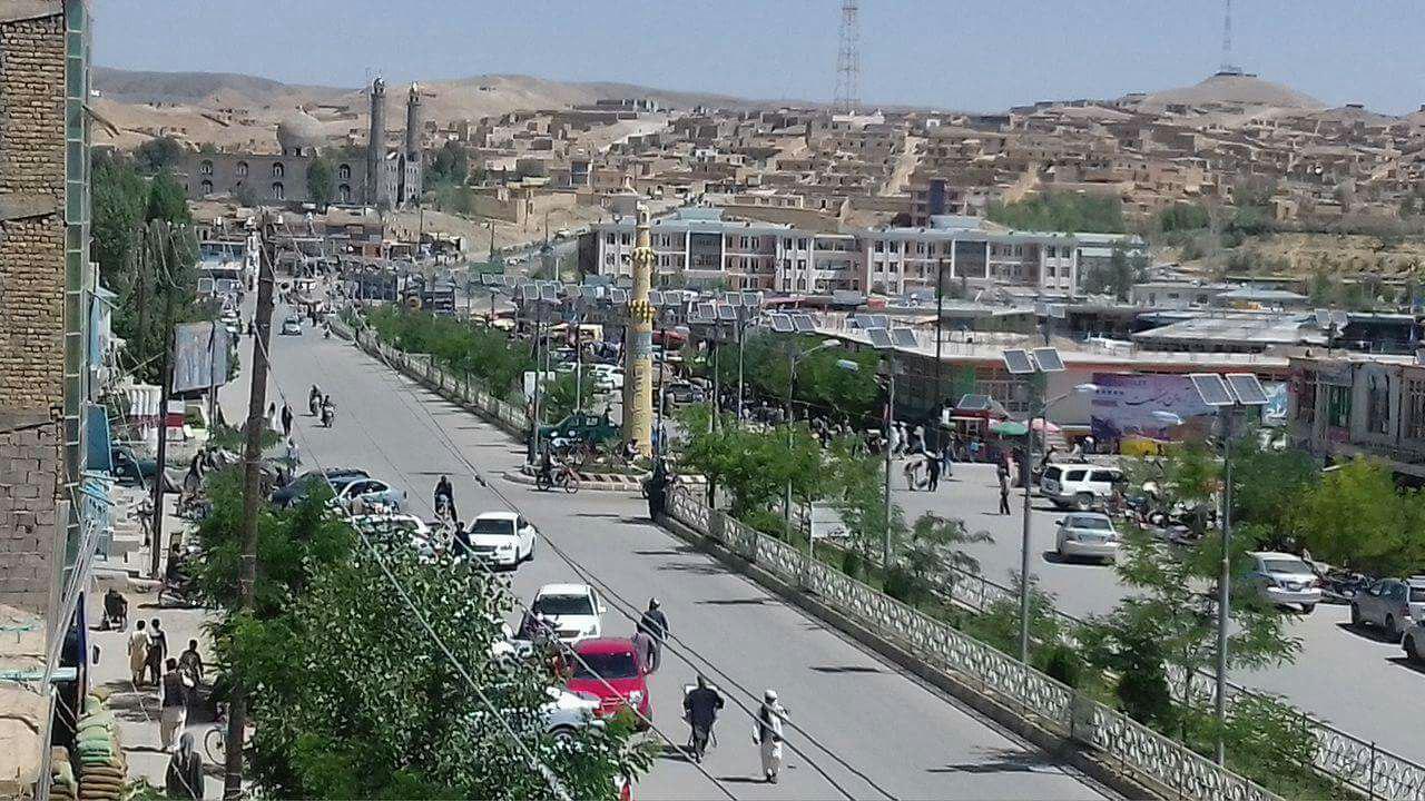 افراد طالبان در غور یک مرد و دو پسرش را بر سر یک دعوای حقوقی لت‌وکوب کردند