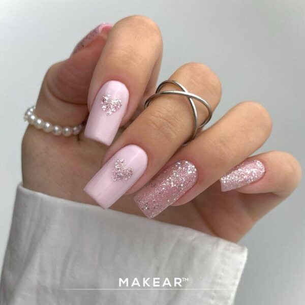 Makear 544 on nails