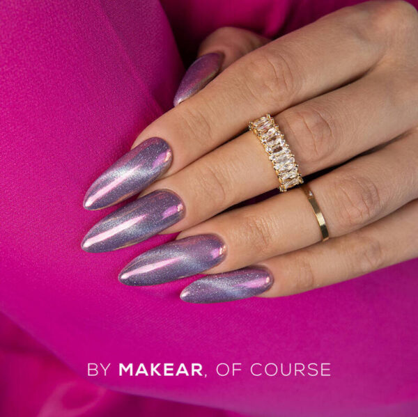 Makear Effect Rubber base Sweetie on nails