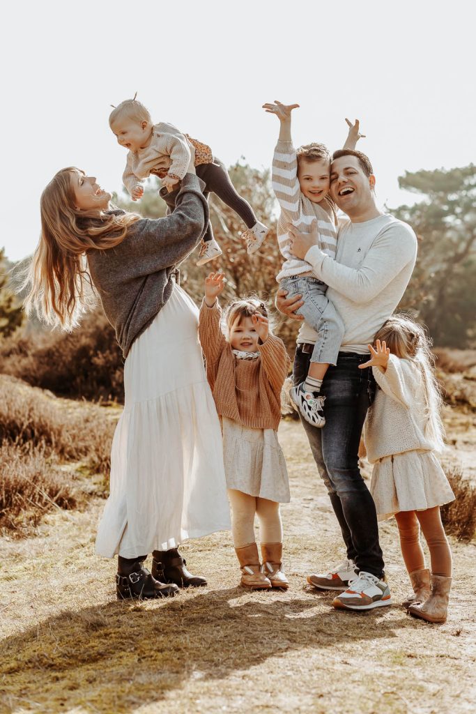 persoonlijk Moederdag cadeau fotoshoot gezin in Zeegse Duinen