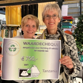 Weer echoscopist op training dankzij kringloopwinkel d’n Einder