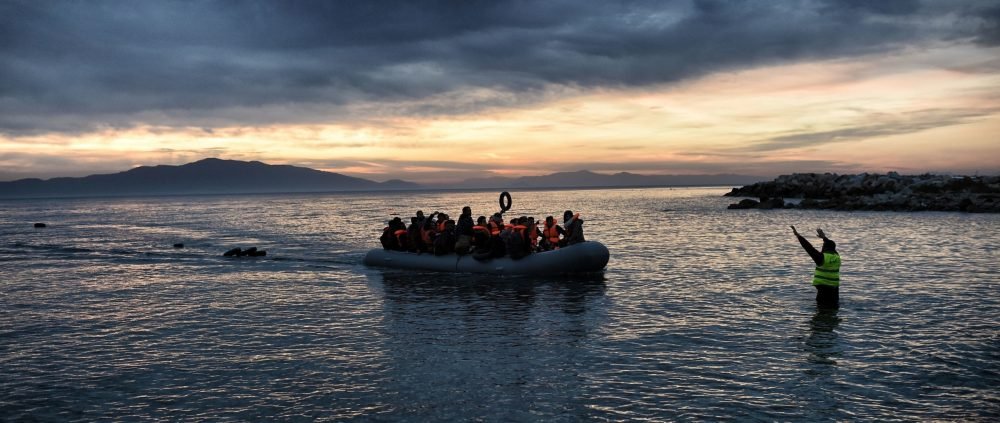 97 göçmeni taşıyan teknenin Yunan adasında bulunmasının ardından 4 Türk tutuklandı