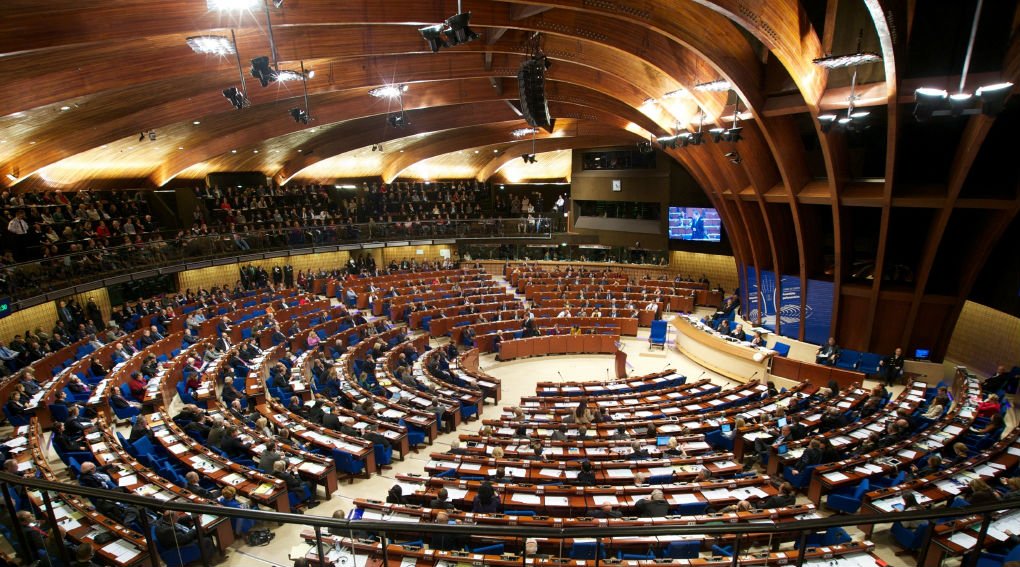 Avrupa Konseyi Parlamenterler Meclisi, Türkiye’yi Strazburg mahkemesi kararlarını desteklemeye ve Osman Kavala’yı serbest bırakmaya çağırıyor