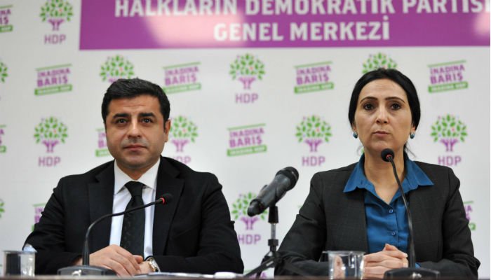 Avrupa İnsan Hakları Mahkemesi Türkiye’yi tutuklu Kürt liderlerin avukatlarıyla yapılan görüşmelerin gizliliğini ihlal ettiği için kınadı